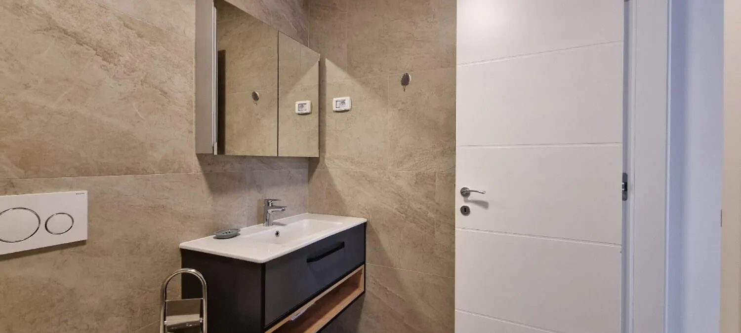 Apartments Mark 2 - 100 M From Sea Medulin 0*,