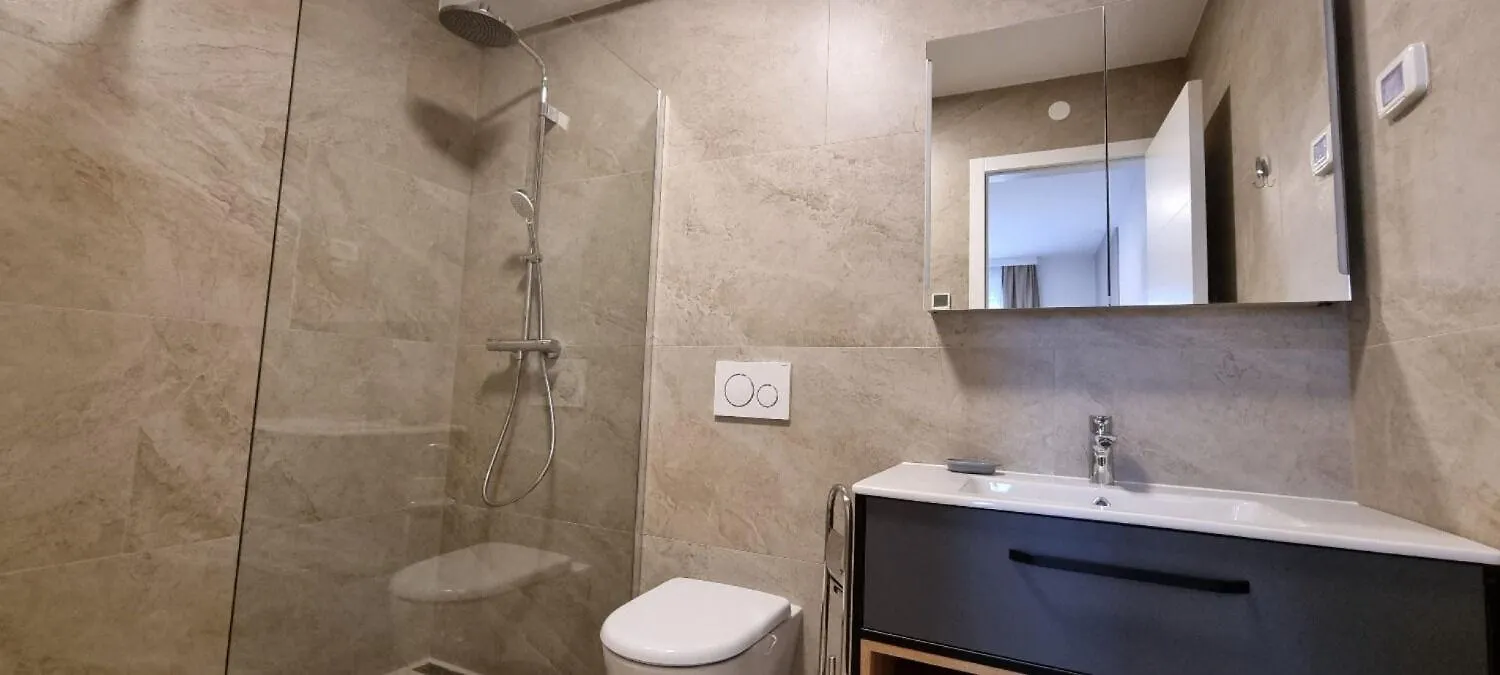 Apartments Mark 2 - 100 M From Sea Medulin 0*,